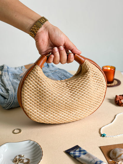 The Nido Bag - Where minimal meets coastal charm.